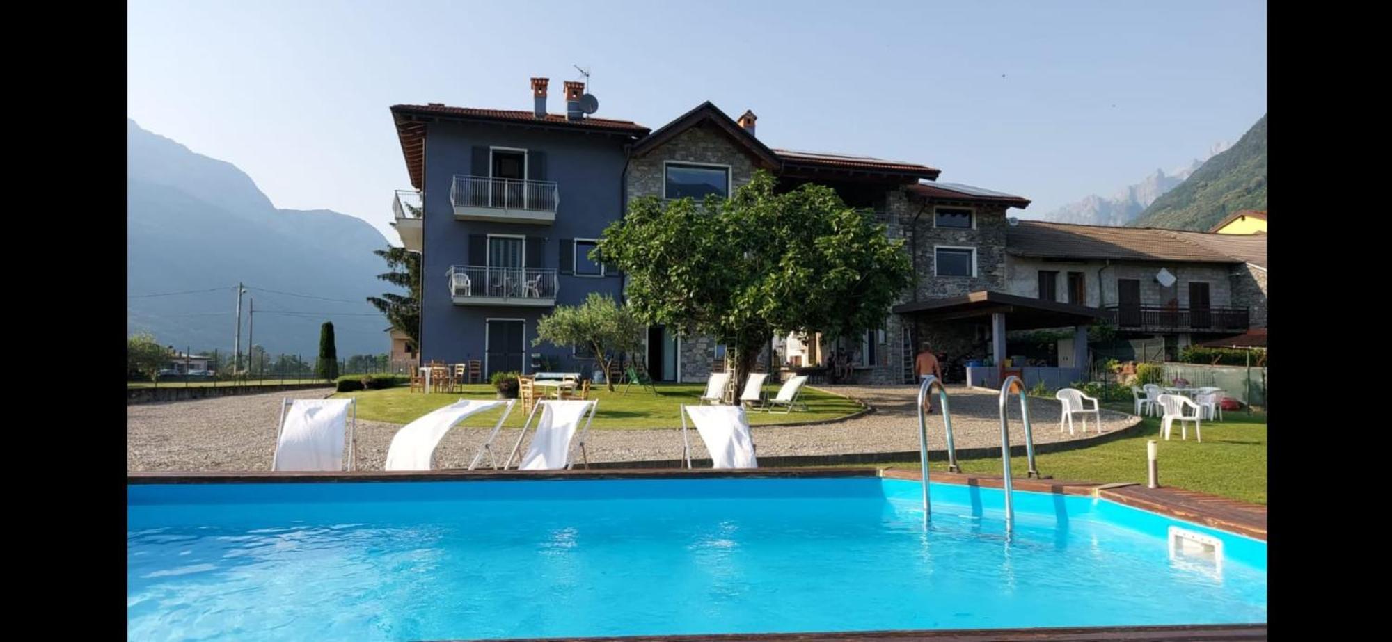 Bed and Breakfast Casa Rosso Blu Sorico Exterior foto